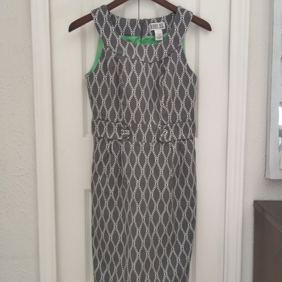 Modern "Mod" Abstract Print Dress - Picture 13 of 16